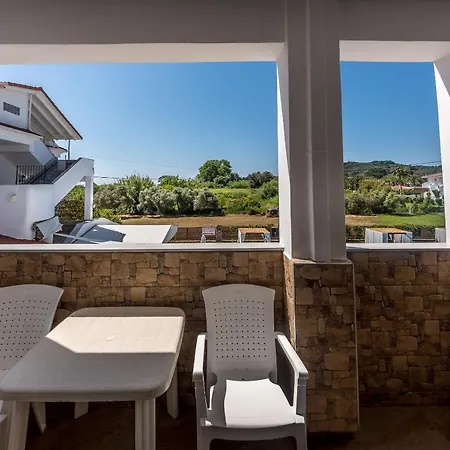 Chandris Kavos