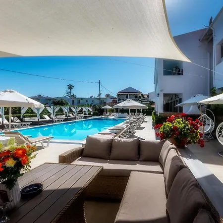 Chandris Aparthotel 3*
