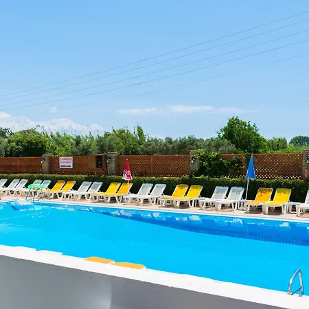 Chandris Apartmanhotel 4*