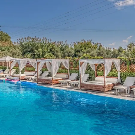 Chandris Kavos