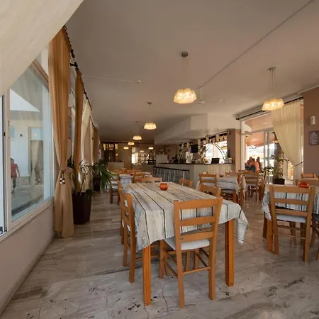 Chandris Apartmanhotel Kávosz