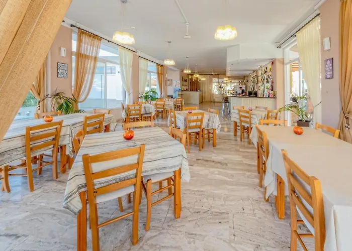 Chandris Hotel apartamentowy 4*